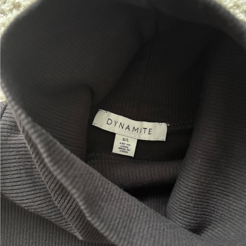 Dynamite Turtleneck - Picture 6 of 7